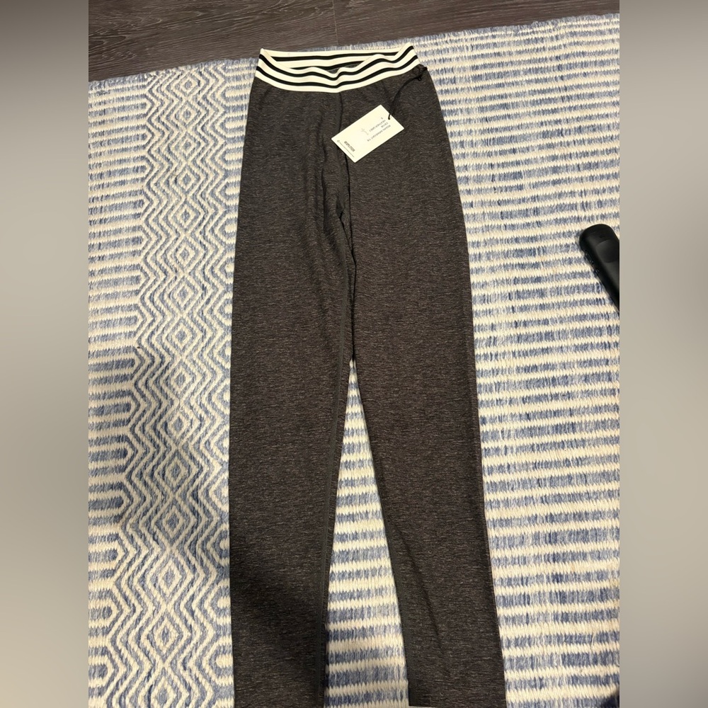 NWT Splits59 Charcoal and Cream Striped Activewear Leggings - Size Small